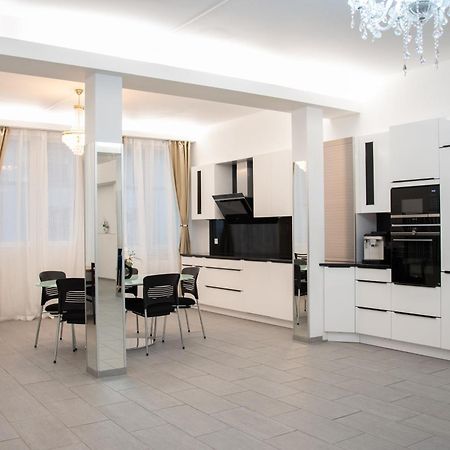 Guest Rooms Diamant Biel/Bienne Bagian luar foto