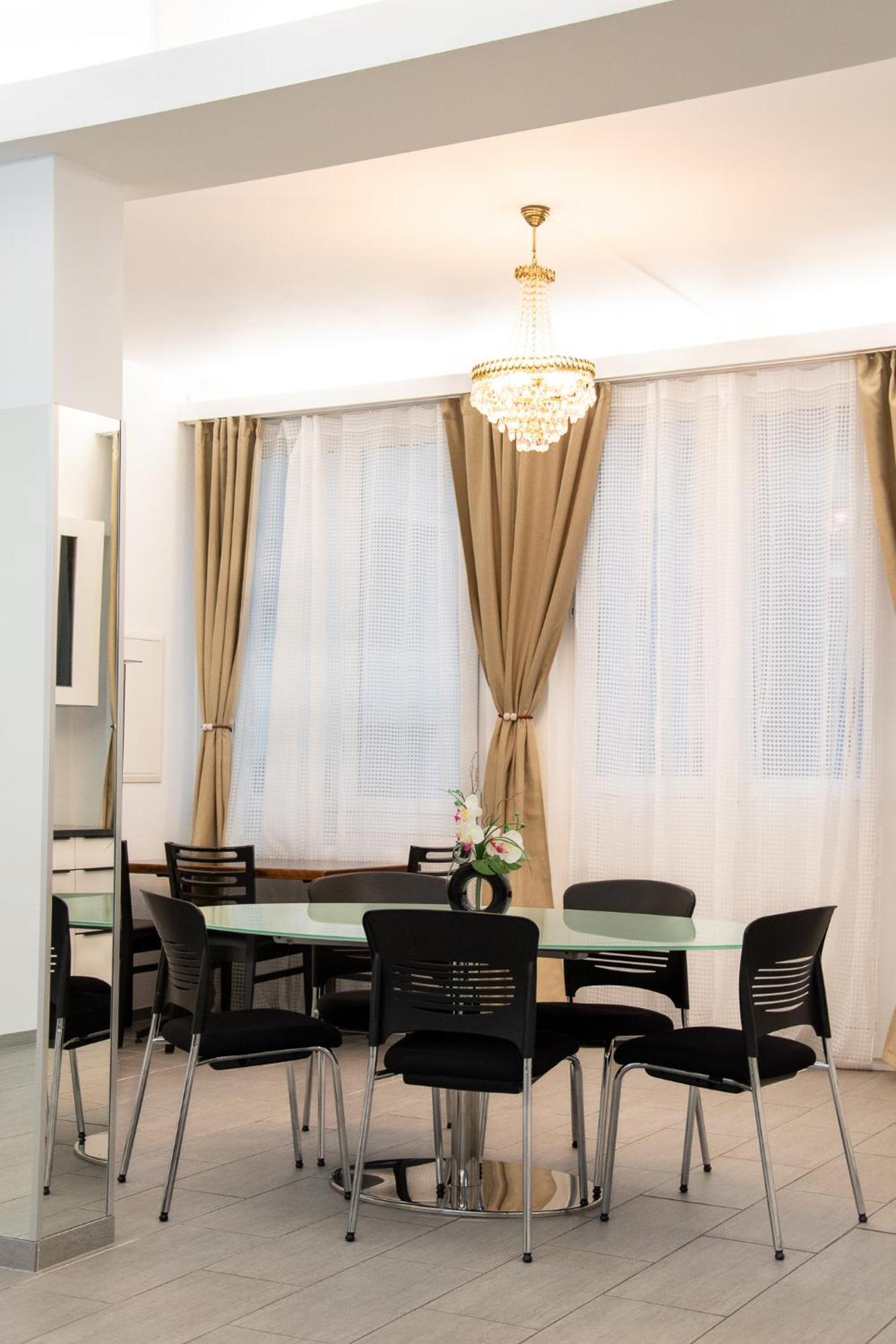 Guest Rooms Diamant Biel/Bienne Bagian luar foto